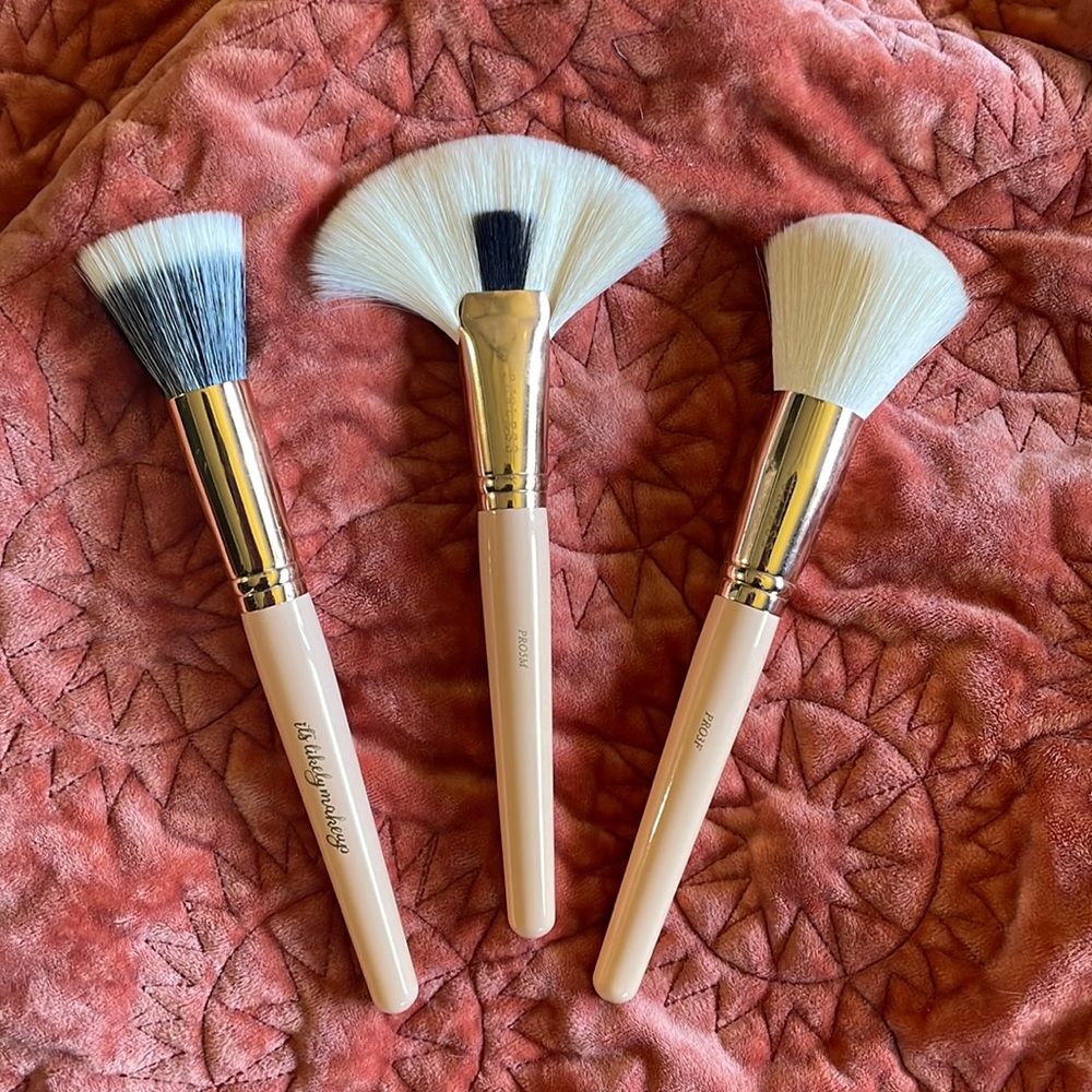 Furless x Itslikelymakeup Brushes NWOT